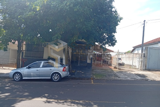Casa à venda - 490m² - Umuarama-PR