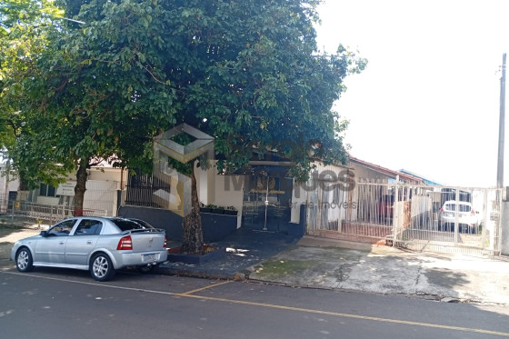 Casa à venda - 490m² - Umuarama-PR