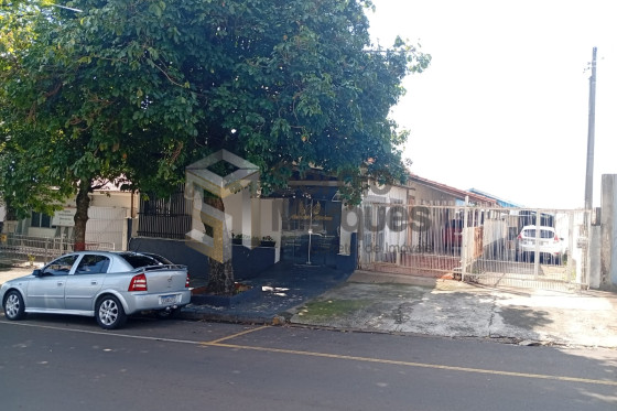 Casa à venda - 490m² - Umuarama-PR