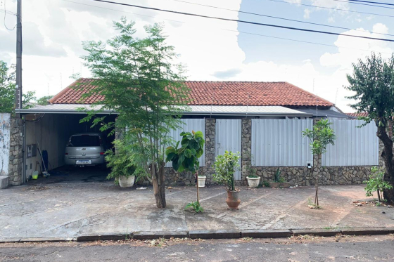 Casa 204m Umuarama-PR 207